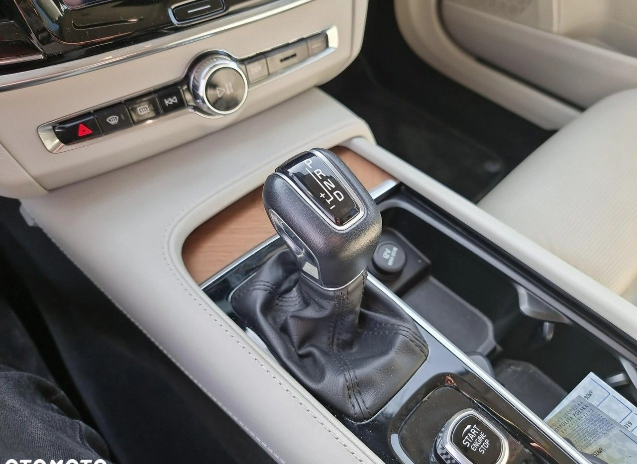 Volvo V90 cena 149000 przebieg: 106117, rok produkcji 2019 z Sieraków małe 379